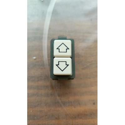 Pulsante doppio per serrande sali scendi originale Bticino Magic 5055/1