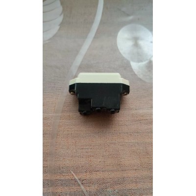 Presa Bipasso Bivalente e americana 10A/16A Vimar 7000 art. 7023/M