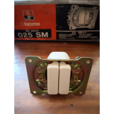 Deviatore + pulsante in ceramica 6A Bticino serie Piuma art. 025 SM
