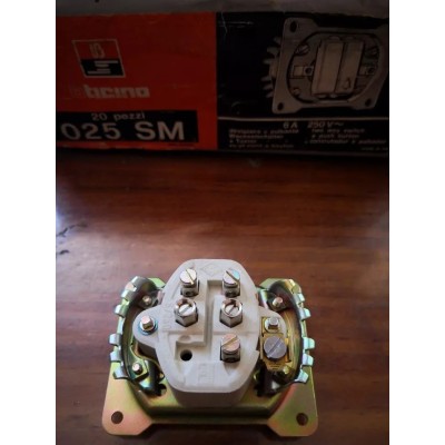 Deviatore + pulsante in ceramica 6A Bticino serie Piuma art. 025 SM