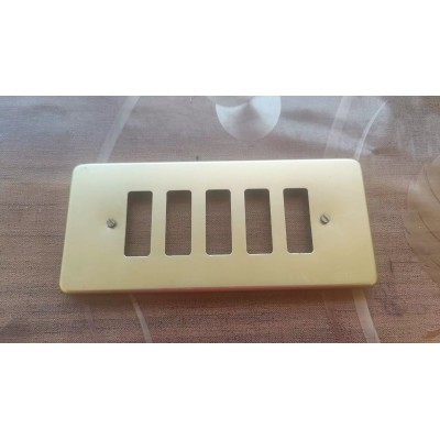 Placca alluminio color oro 5 posti/fori Vimar 7000