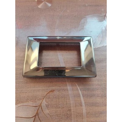 Placca in metallo color alluminio 3 posti ZAMA Legrand ERGO art. 702 75