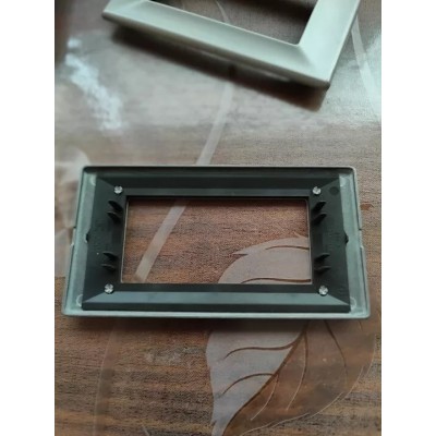 Placca in metallo grigio 4 posti ZAMA Legrand ERGO