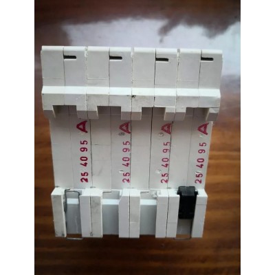 Bticino Btdin 3 Magnetotermico 4 moduli 25A 400V E84A/25