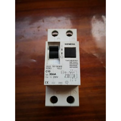 Siemens Differenziale Salvavita 2P 10A 0,03A 230V art. 5SU3