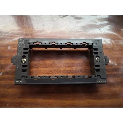Supporto Telaio 4 posti Legrand ERGO art. 701 96