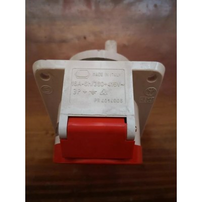 Presa CEE da quadro 16A 380V + terra Bticino