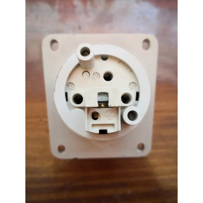 Presa CEE da quadro 16A 380V + terra Bticino