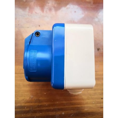 Presa CEE da parete 16A 220V + terra Gewiss art. 26 222