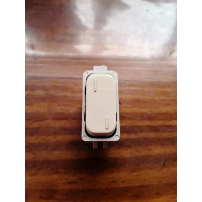 Invertitore Commutatore 10A bianco Legrand Molveno GL2000 art. 2605B