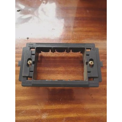 Supporto Telaio 3 posti/fori Gewiss art. GW 24201