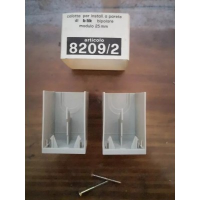 Calotta per installazione a parete prodotti Bticino Btik art. 8209/2