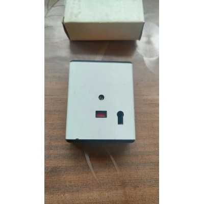 Pulsante antirapina con inserimento chiave riarmo