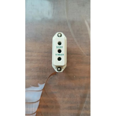 Presa 10A Vimar serie 7000 art. 7010/S