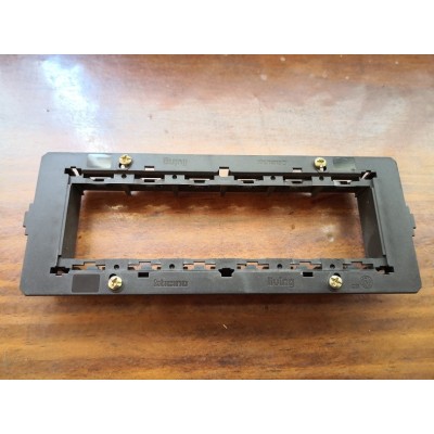 Supporto Telaio 6 posti Bticino Living Classic art. 4706 prima serie