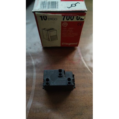 Deviatore Interruttore Legrand ERGO art. 700 02