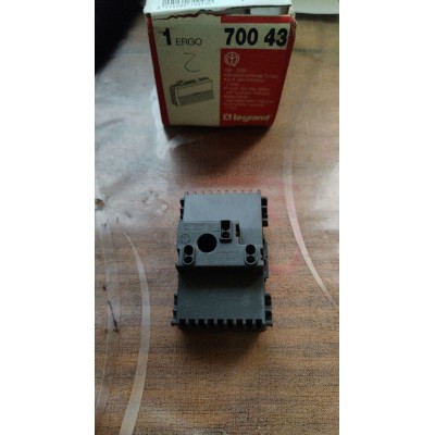Deviatore luminoso 3 moduli 10A Legrand ERGO art. 700 43
