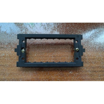 Supporto Telaio 4 posti Legrand Molveno Europa Project art. 1294