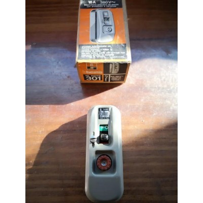 Bticino Interruttore Unipolare 16A 380V con fusibili art. 301