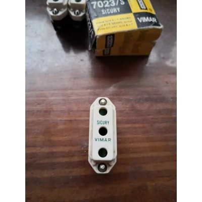 Presa 16A Vimar serie 7000 art. 7023/S