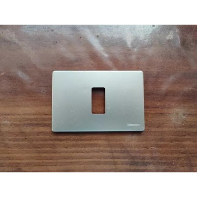 Placca in alluminio da 1 posto/foro Bticino Magic art. 503/1/X