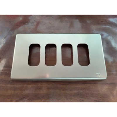 Placca in alluminio color oro 4 posti/fori Legrand Molveno GL2000
