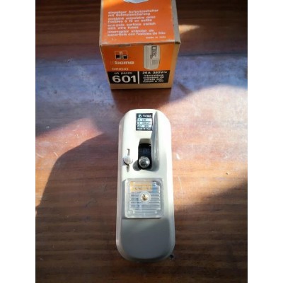 Bticino Interruttore Unipolare 26A 380V con fusibili art. 601