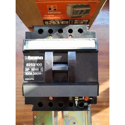 Bticino Interruttore Magnetotermico Tripolare 100A 380V art. 8253